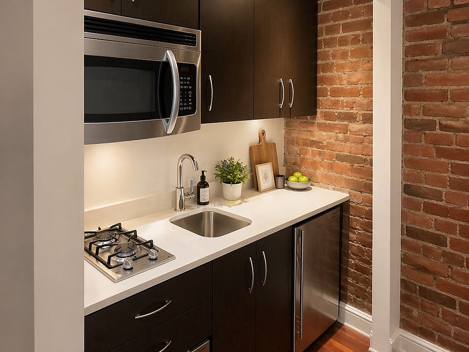 2nd image of 118 E 4th St APT 2