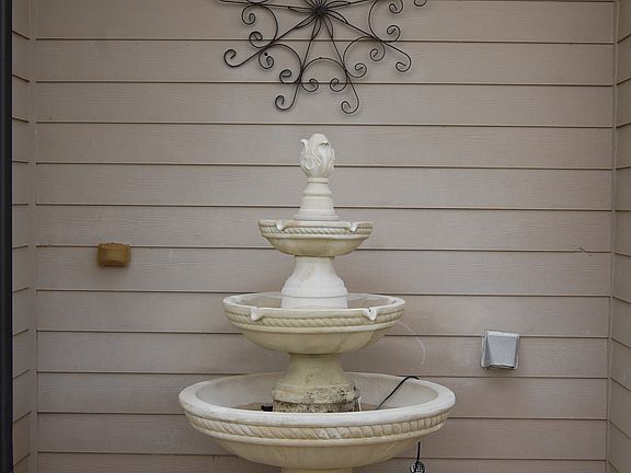 3rd image of 132 Kings Brook Dr