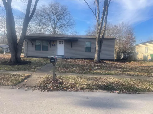 61 Cedar Dr, Pacific, MO 63069
