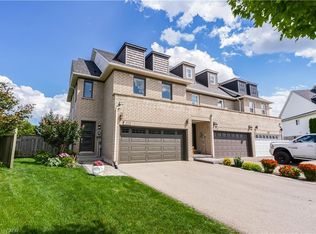 2125 White Dove Cir, Oakville, ON L6M3R6