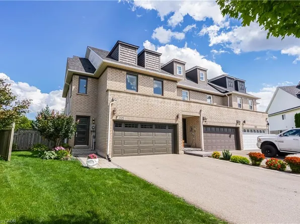 2125 White Dove Cir, Oakville, ON L6M 3R6