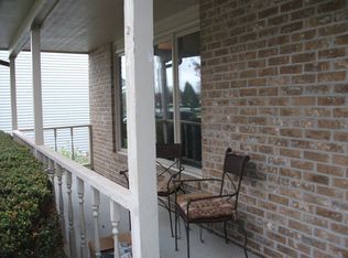 4 Gloucester Cir, Bloomington, IL 61704