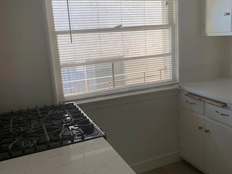 4 1241south Bundy Dr #4 — Photo 39