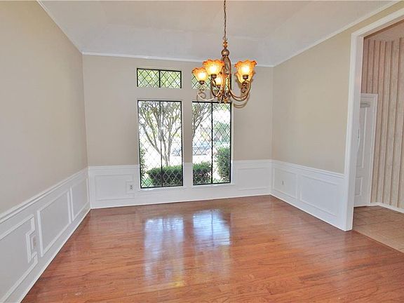 5th image of 2432 Corby Dr
