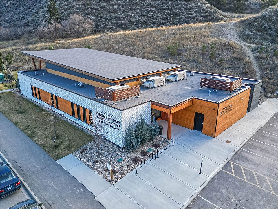 2nd image of 3580 Valleyview Dr #107