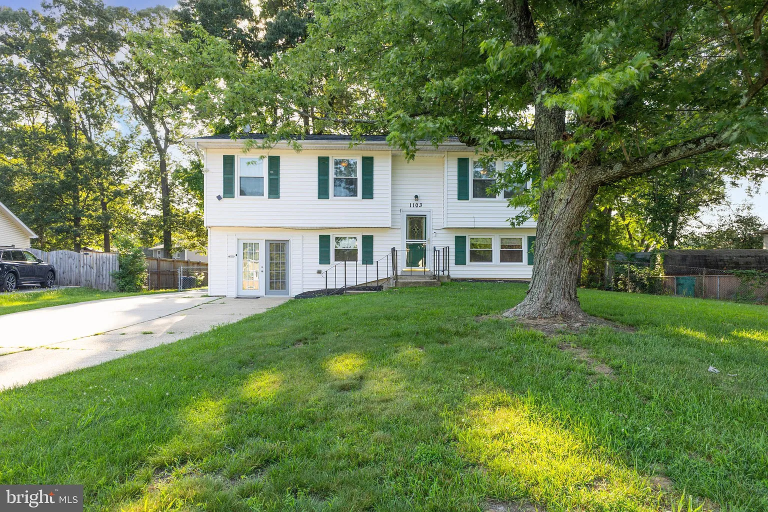 1103 Pembrook Ct photo 1