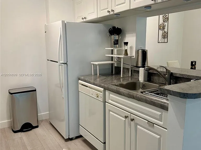 17100 N Bay Rd #1209 — Photo 11
