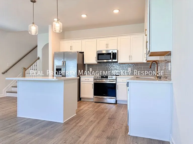 245 Holywell Dr #98 — Photo 6