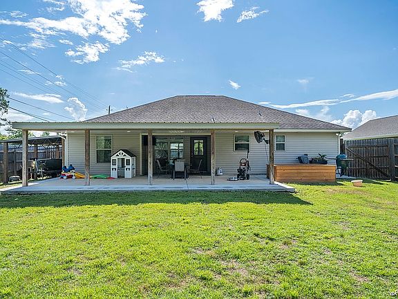 Large Covered Lanai 
