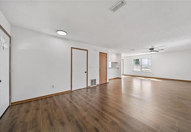 1259 Caravel Dr — Photo 6