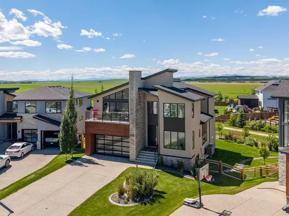 90 NE Juneberry Hts, Rocky View County, AB T3Z 0E6