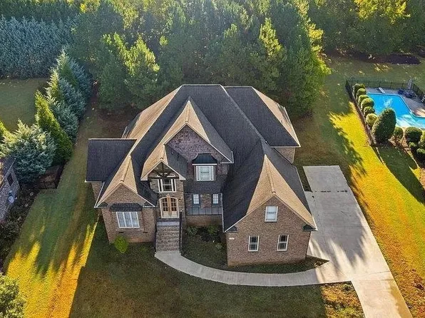 742 E Long Bay Dr, Inman, SC 29349