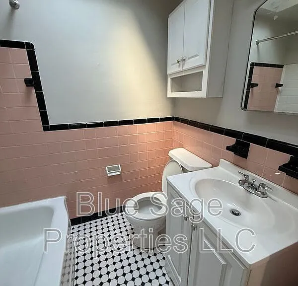319 S Church St — Photo 12