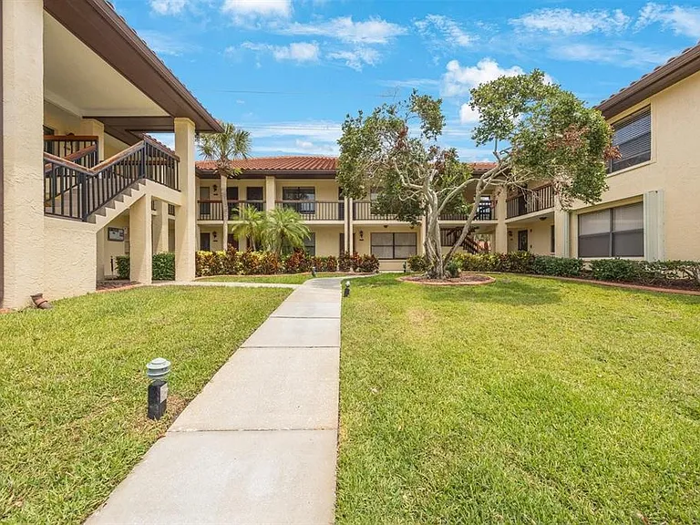 404 Hammock Pine Blvd #404 — Photo 4
