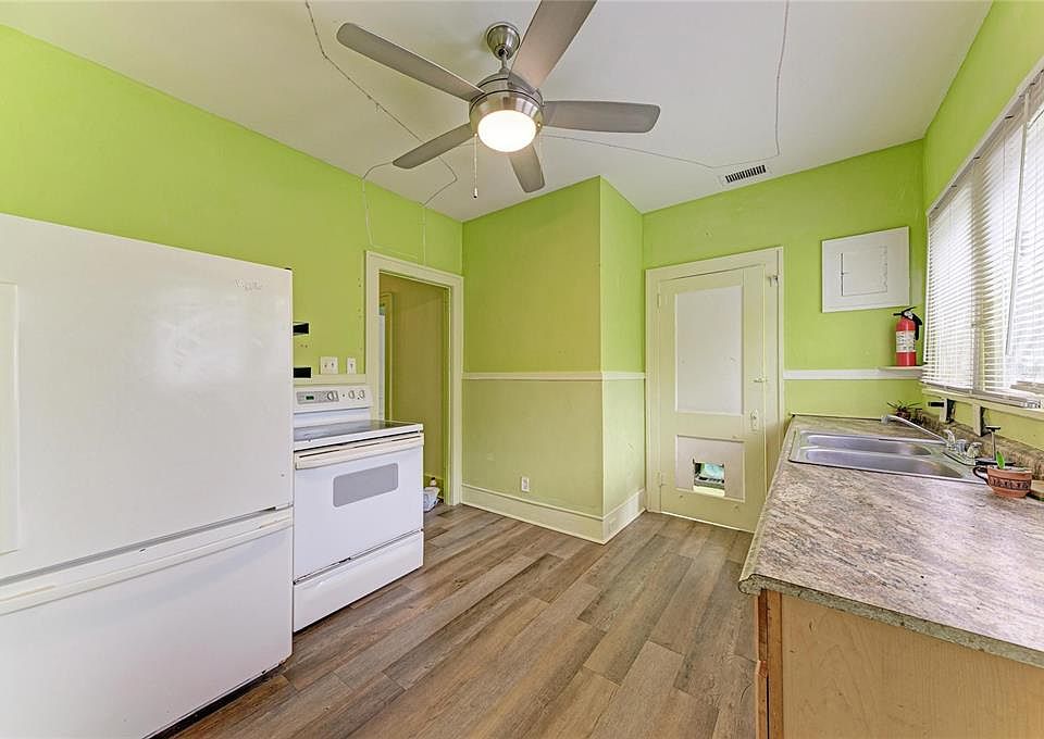 19th image of 1005 16TH AVENUE S