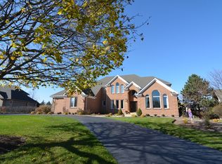 331 Ridge Ln, Lake In The Hills, IL 60156