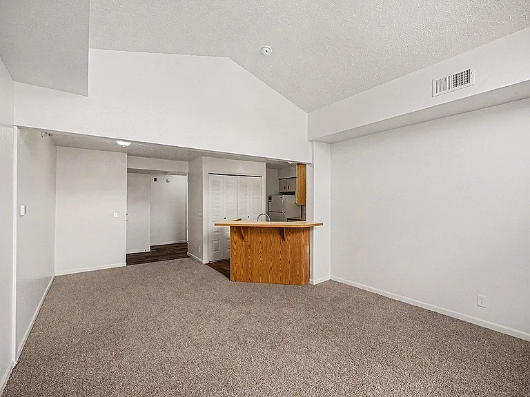 West Hampton Park Apartment Homes — Photo 11