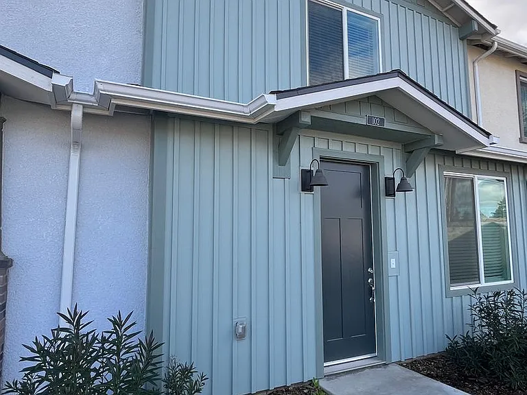 4311 — Photo 2
