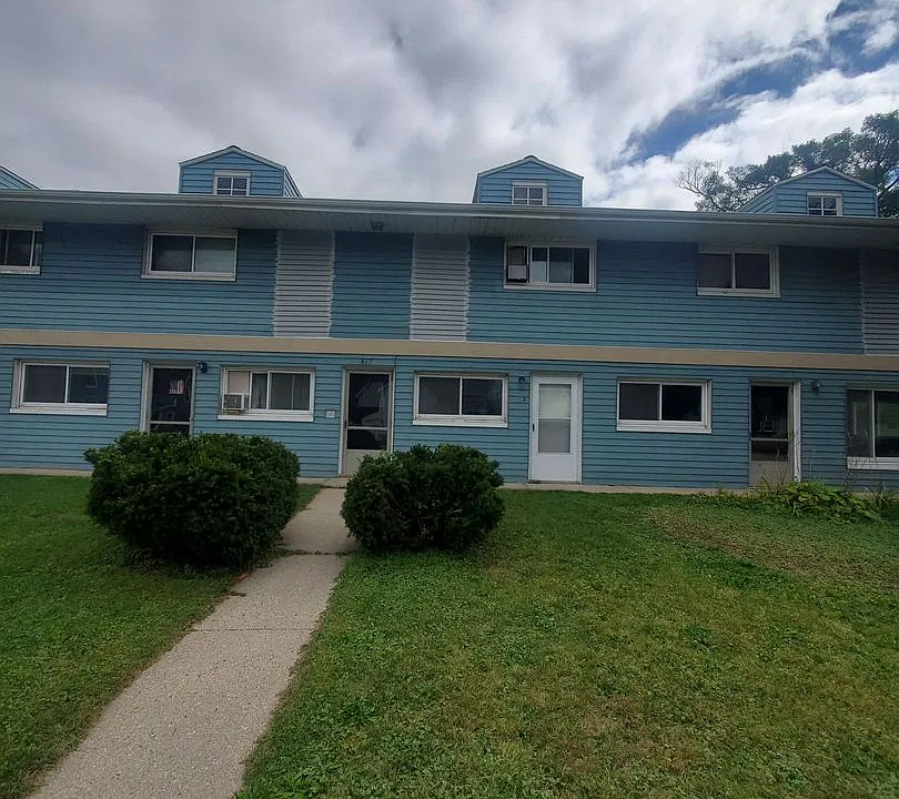 417 N Washington Ave 8 family