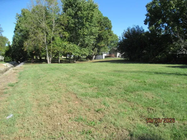 E Boulevard St, Marion, IL 62959