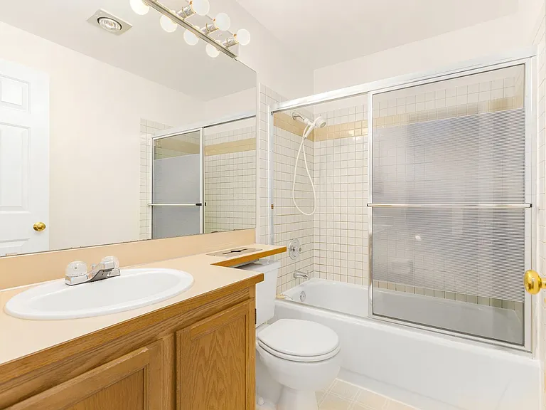 13702 NE 85th St — Photo 12