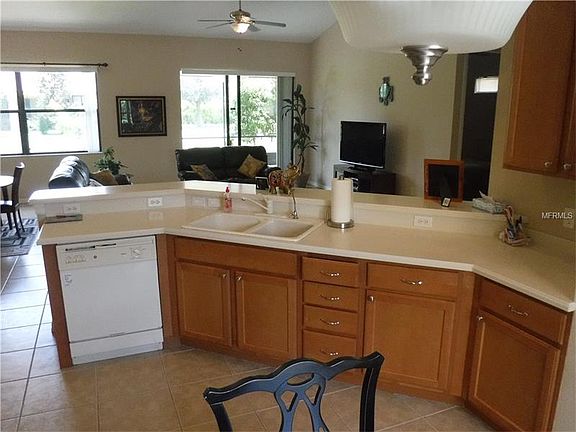 4th image of 24417 Lakeview Pl