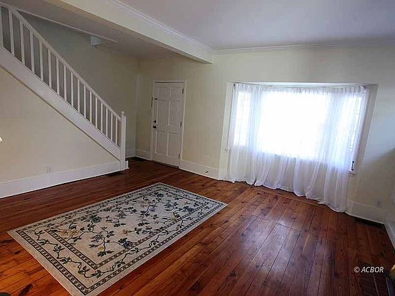4th image of 435 1st Ave