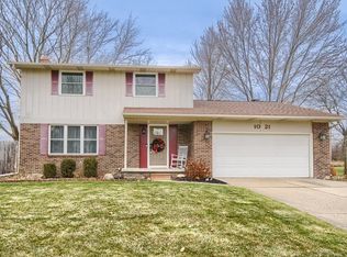 1021 Birchwood Dr, Flushing, MI 48433