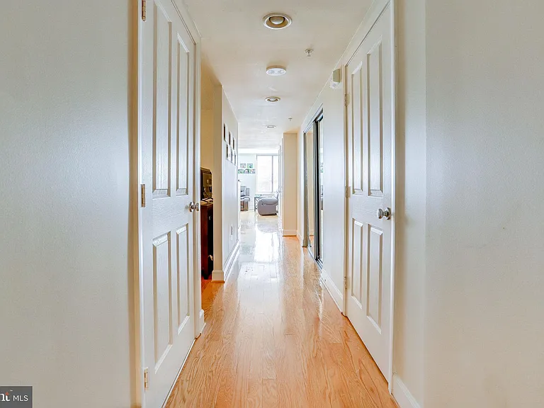 1205 Garfield St #501 — Photo 3