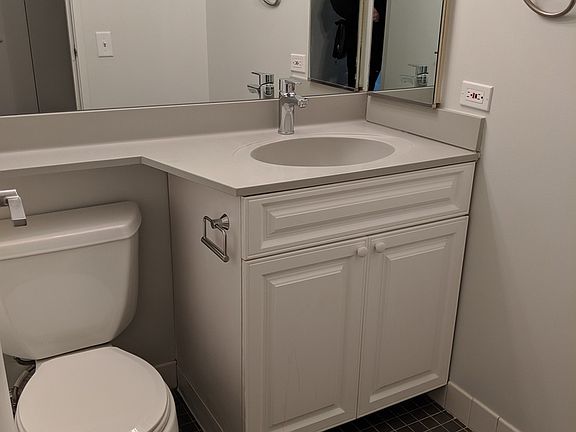 5th image of 3660 N Lake Shore Dr APT 406