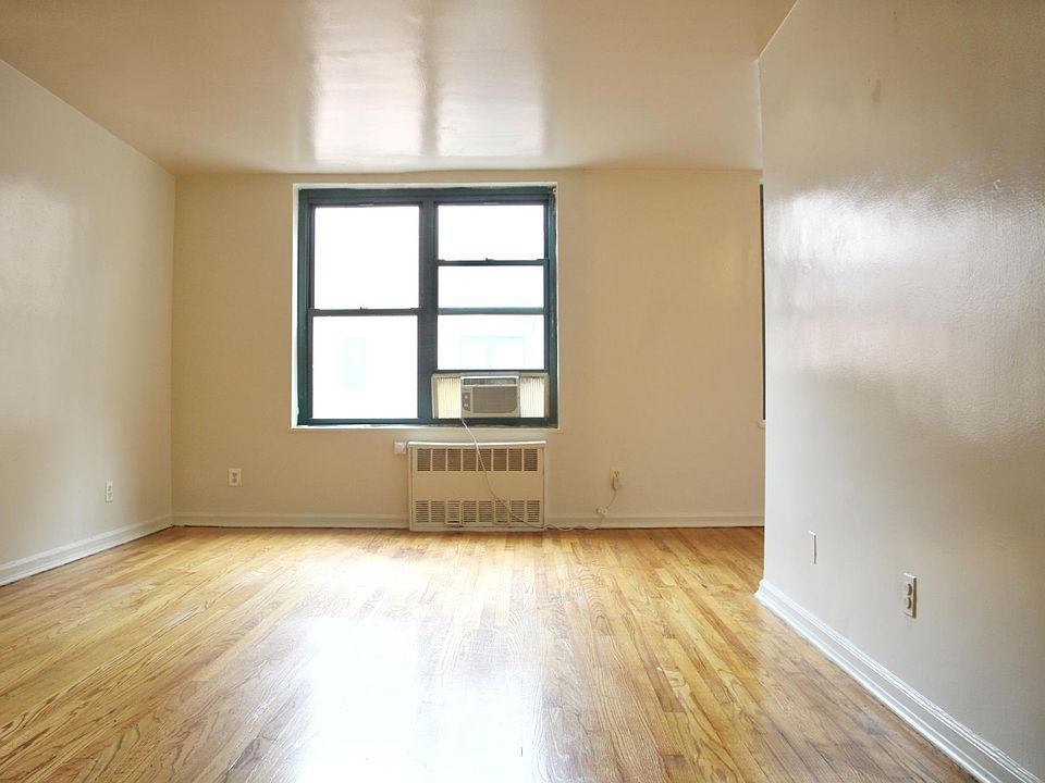2nd image of 2100 Eastchester Rd APT 2B