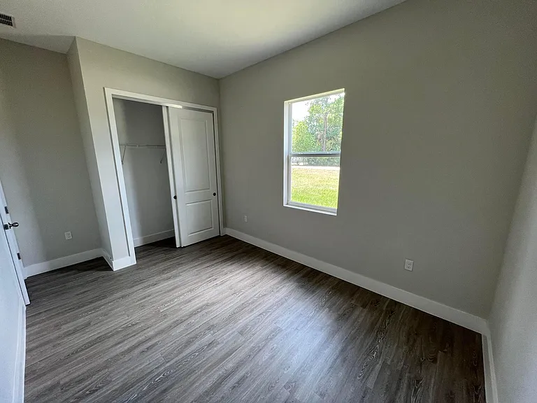 522 Jasmine St — Photo 6