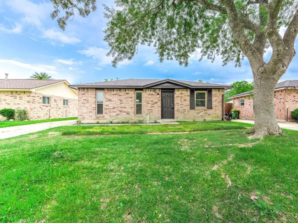 4705 Pine Street, Pasadena, TX 77586