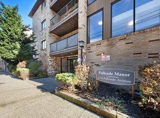 Palisade Manor, Cliffside Park, NJ 07010