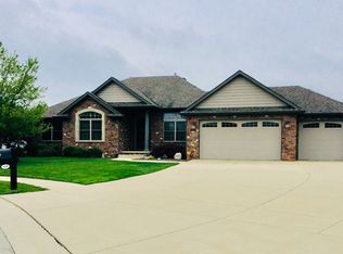 4820 Greenbriar Dr, Springfield, IL 62711