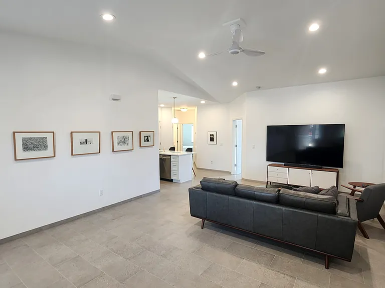 242 Crossroads Cir — Photo 5