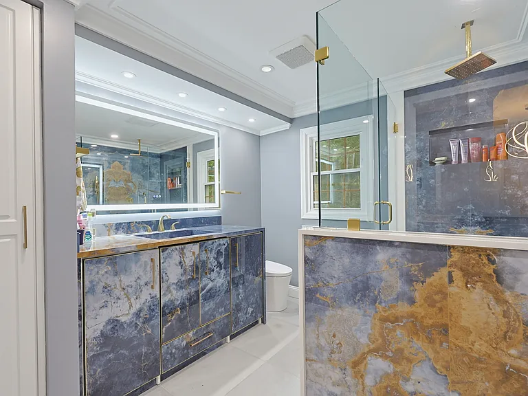 Custom remodeld full Bathroom