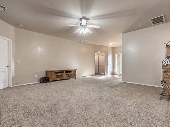 3rd image of 1028 Mollie Rausch Ln