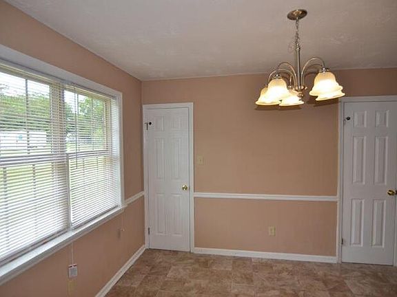 4th image of 2347 Richwood Dr