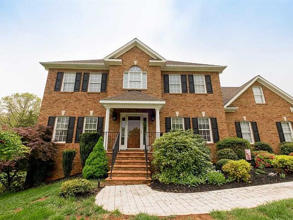 2nd image of 1285 Lake Meadow Ln