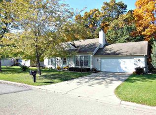 51953 Winter Glen Dr, Granger, IN 46530