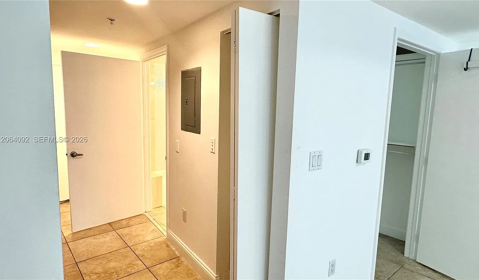 Opera Tower Condo — Photo 4