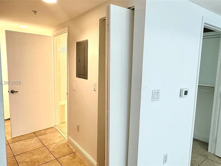 1750 N Bayshore Dr #2607 — Photo 4