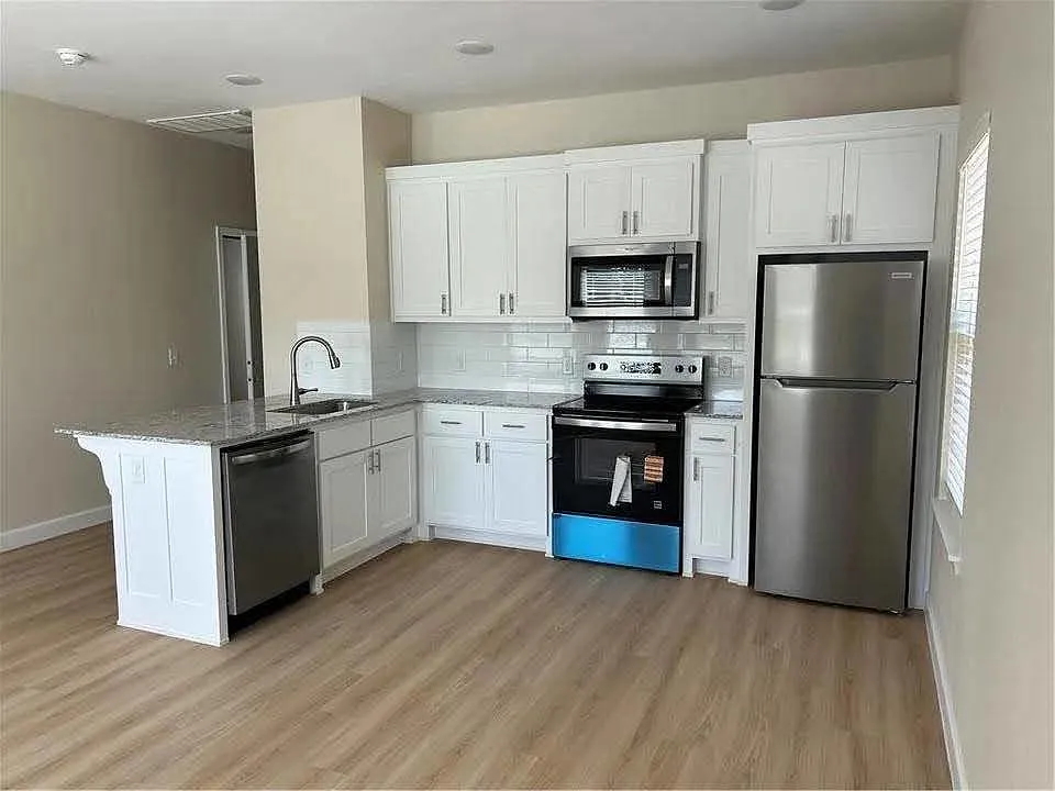 New 2BR Duplex in Springdale, near downtown and medical center — Photo 4