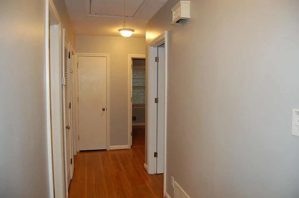 3 bed, 1.5 bath, 1476 sqft, $1,400 — Photo 3