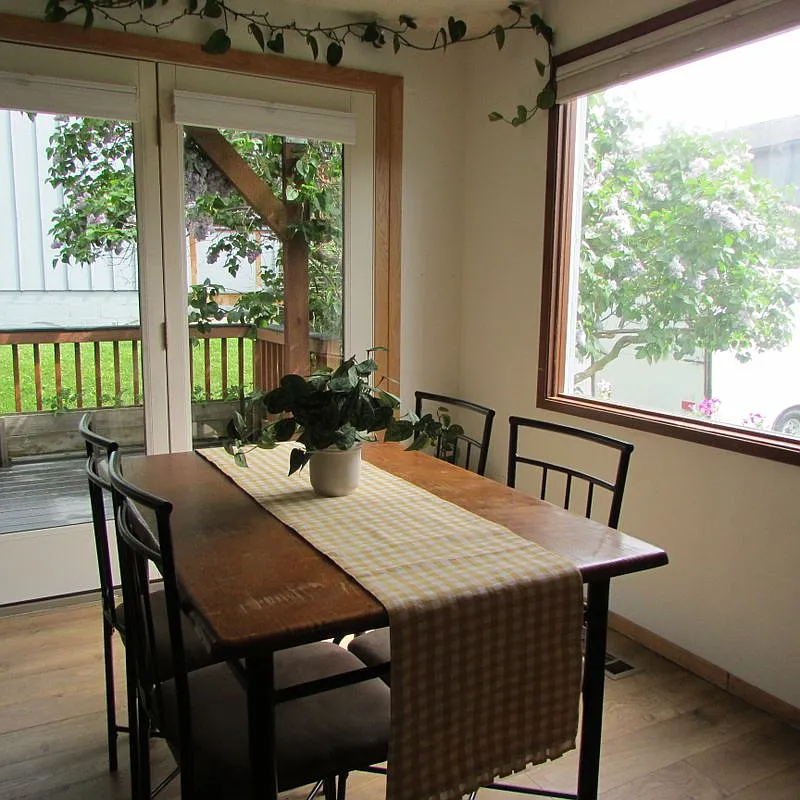 3 bed, 2.0 bath, 1147 sqft, $2,400 — Photo 4