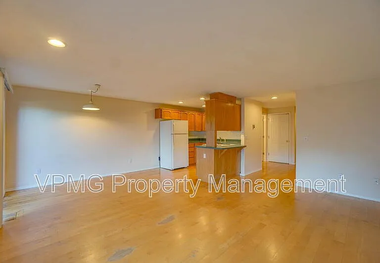 7608 NE 52nd St — Photo 8