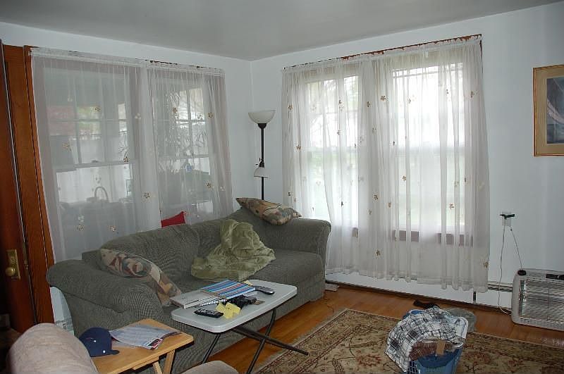 2nd image of 8 Knight St