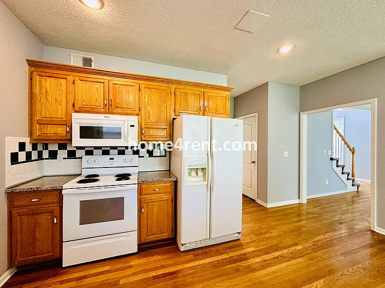 8102 W 144th Pl — Photo 16