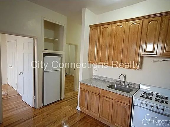 4th image of 109 W 106th St APT 6